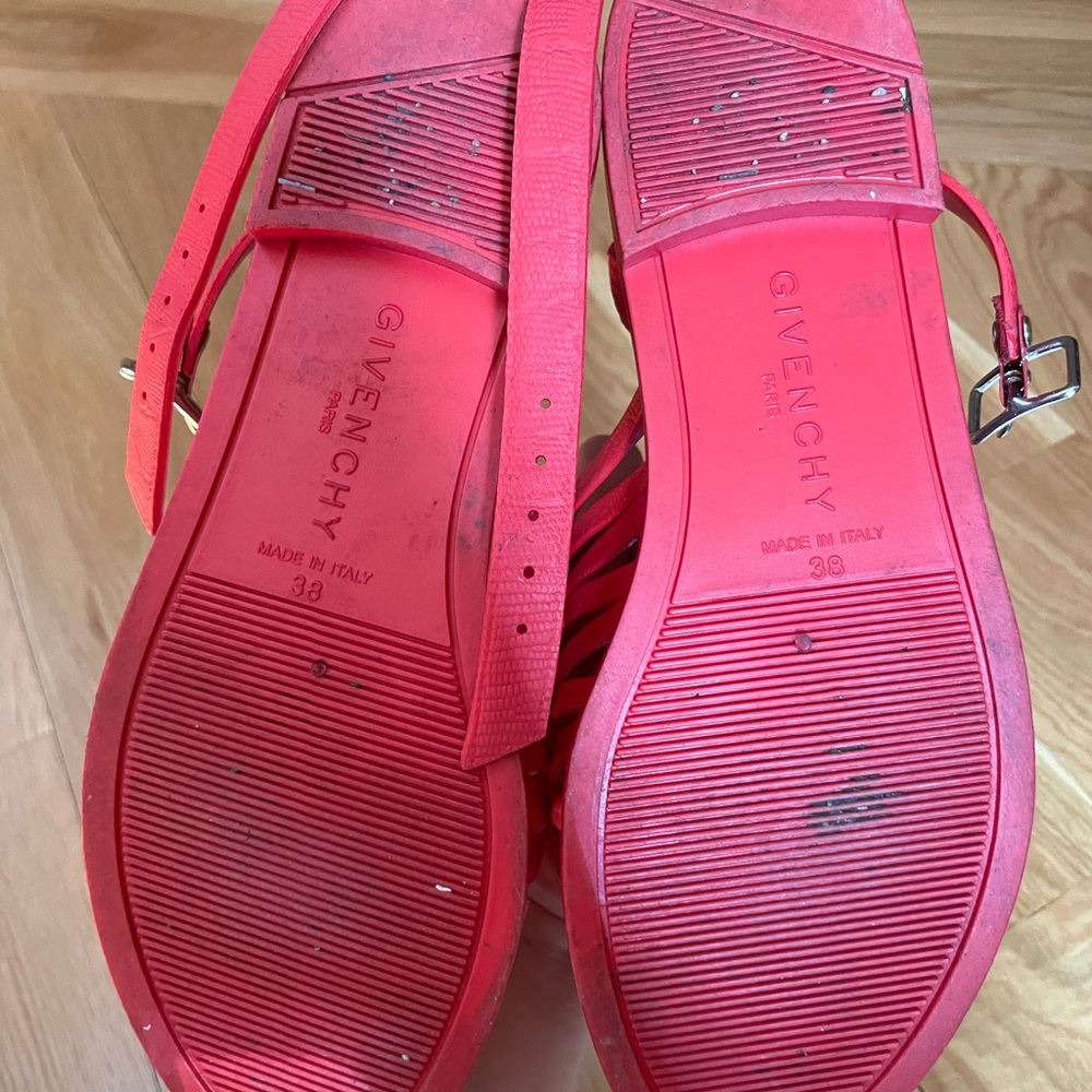 Givenchy red embossed pvc open toe knot wrap buckle sandals size 38 - Picture 4 of 7